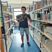 Étudient particulier donne cours à de mathématique à des élèves de primaire, collège et lycée